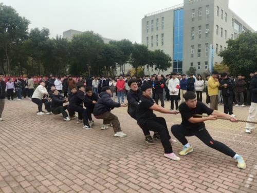 学生参加技能大赛